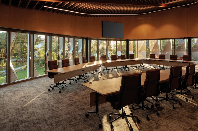 The boardroom of the Office of the Vice-Chancellor has a view of the ātea. This is demonstrative of the close working relationship between the University’s executive and Māori leadership.