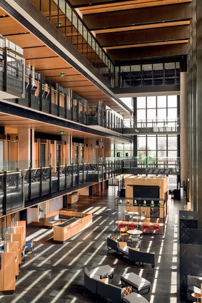 The entrance to the Justice building is via the atrium, which includes customer service desks, a café and the offices of Justice staff. Courtrooms are on the second floor and, above these, are the judges’ offices and library.