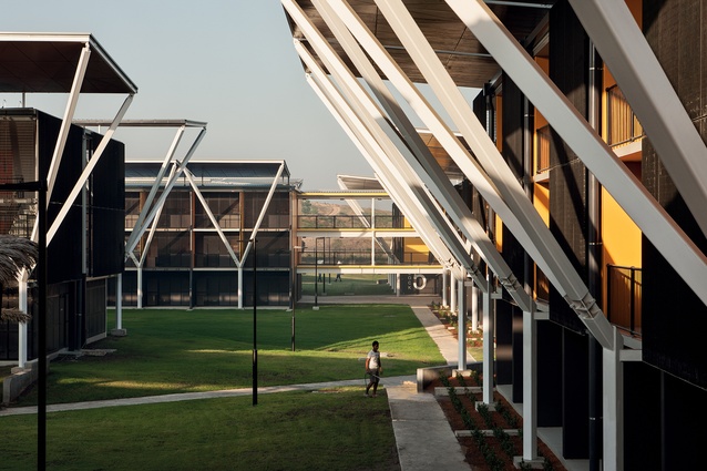 A network of accommodation is connected with bridges and courtyards into one 
large campus.
