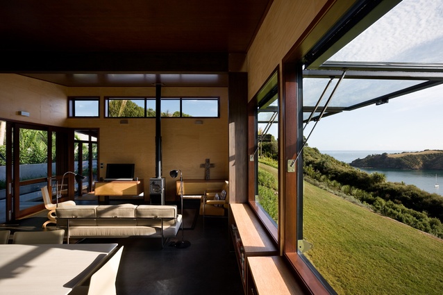 Owhanake Bay House – natural air conditioner, mesh vents to actuator window.