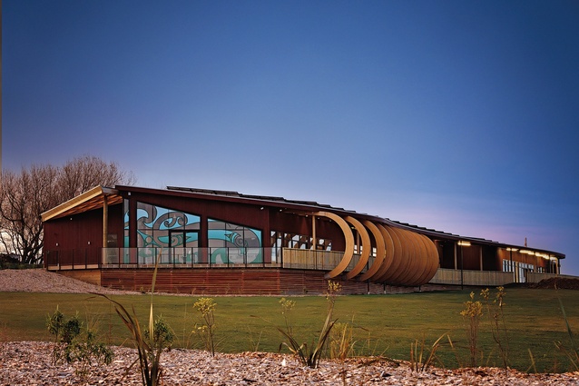 Murihiku Marae in partnership with Waihōpai Rūnaka, kaumātua Joe Wakefield and tohunga toi James York.
