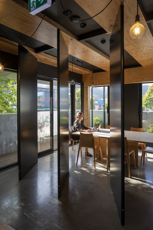 The inside-outside thing at work | Architecture Now