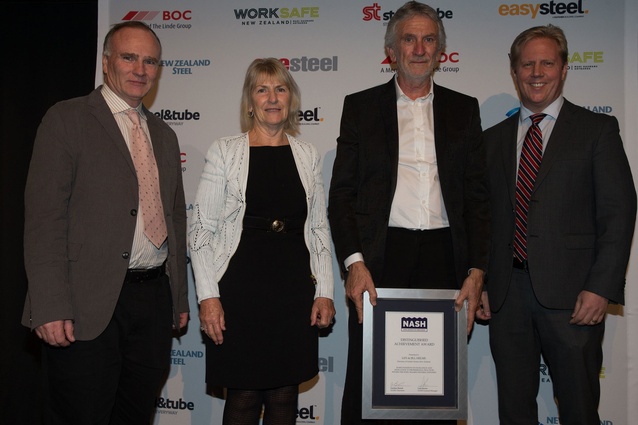 National Association of Steel Framed Housing (NASH) Distinguished Achievement Award won by Golden Homes New Zealand – Gordon Barratt, Jill Helms, Len Helms, Hon. Todd McClay.