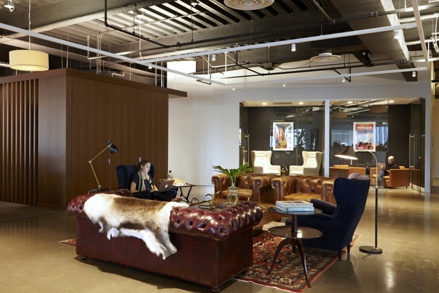 1stDibs Manhattan office, designed by Mufson Partnership, illustrates how a relaxed, inviting space can join home and office to create an innovative environment.