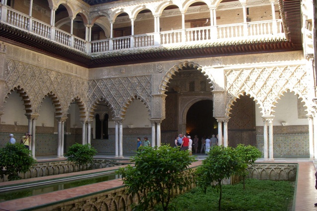 Alcazar, Sevilla courtyard. 