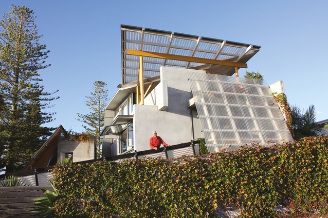 2009 Auckland Architecture Awards winner, the Narrowneck House in Auckland. 