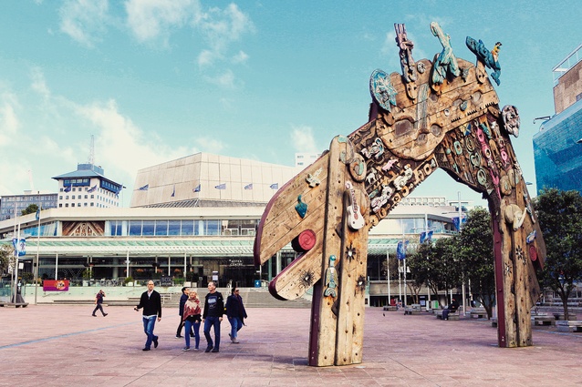 Selwyn Muru, <em>Te Waharoa o Aotea</em>, 1990, Auckland Council Te Kaunihera o Tāmaki Makaurau.