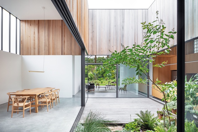 Kitchen, living and dining rooms adjoin the courtyard, allowing seamless movement between these “public” spaces.