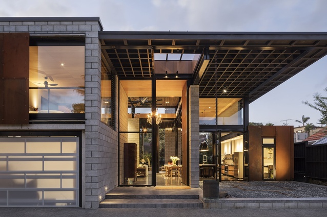 Housing category finalist: Davis House, Auckland by Mercer and Mercer Architects.