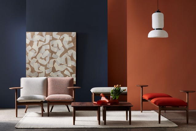 The ALTER collection is designed for the modern workplace, emulating the aesthetic of the domestic environment.
