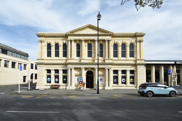 Oamaru’s Waitaki Museum and Archive now occupies the cities impressive Athenaeum and Mechanics Institute built in 1882.