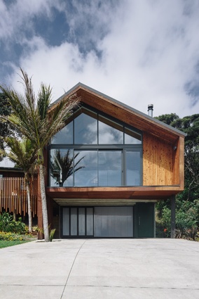 Muriwai House designed by TOA Architects. This home features in Urbis issue 89 - December 2015.