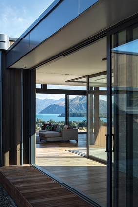 Condon Scott Architects ensured that the home overlooked Lake Wanaka while being private from the street.
