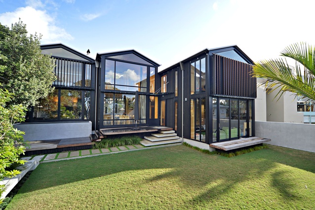 Supreme Award, Auckland and Northland region House of the Year, Westpac New Homes over $2 million, Craftsmanship Award, Heart of the Home Kitchen Award Plumbing World Bathroom Excellence Award and Gold Award winning house by Bonham Builders & Management Limited in Takapuna.