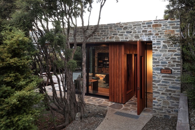 Shortlisted - Small Project Architecture: Emerald Bluffs Guest House by RTA Studio