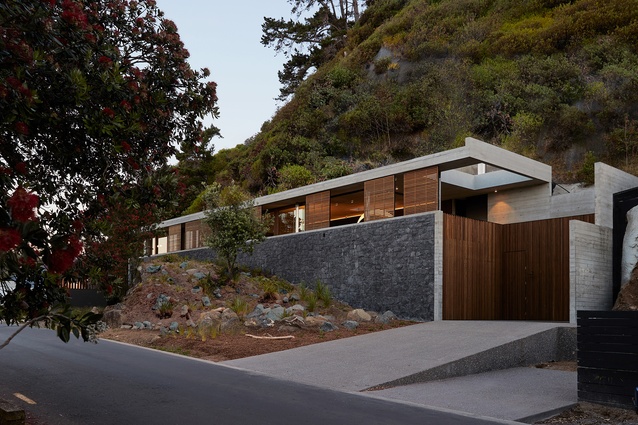 Shortlisted - Housing: Onetangi Cliff House by Herbst Architects