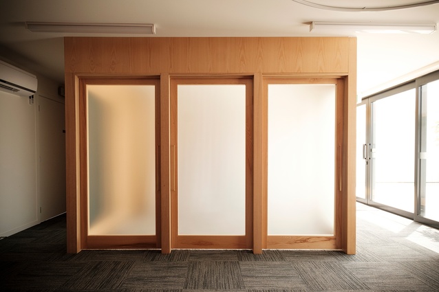 The casket viewing chamber can be opened up for larger groups or closed up for smaller, private viewings.