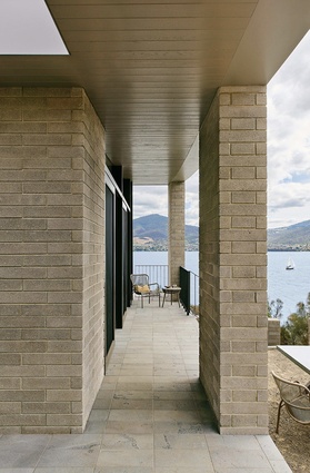 A heavy northern colonnade offers a series of sheltered, sunny dwelling spaces within the line of the building.
