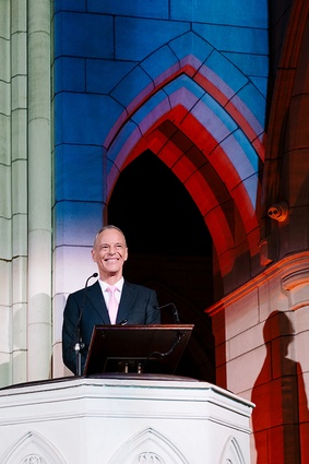 Emcee for the evening, Simon Dallow.