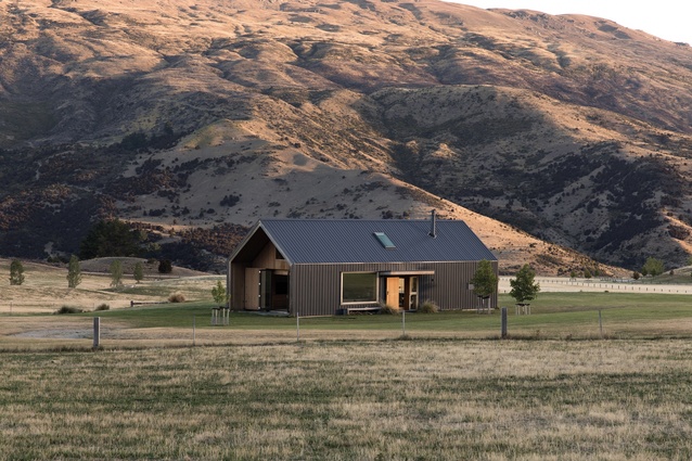Nestled within a bucolic Otago farm, this small cabin by Crosson Architects speaks of a respect and love for the country lifestyle.