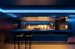 Quinn Bar: Strikingly balanced