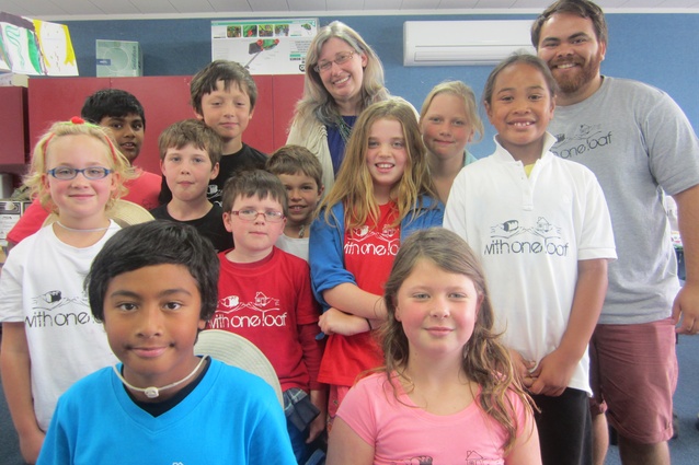 Katherine Grant of Habitat for Humanity Auckland with the students.