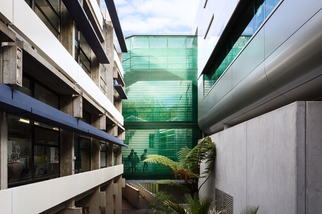 The Kate Edger Building walkway, Auckland University by Architectus. The innovative Kaynemaile polycarbonate mesh is striking while also offering protection from the elements.