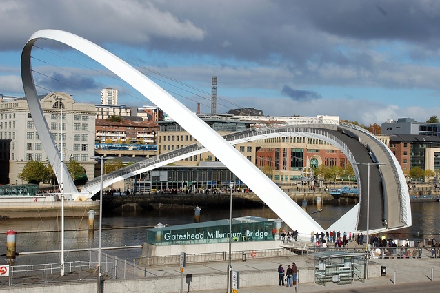 The Gateshead Millennium tilt-bridge in England was designed by Wilkinson Eyre in 2001. A system of six hydraulic rams pivot the bridge's walkway at a 40-degree angle to let boats pass.