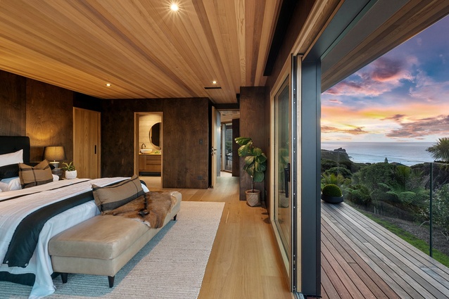 Super Reno of the Year: 124a Seaview Road, Piha, by Sang Architects.