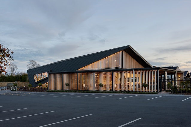 Cedar louvres over both the northern and western glazing maximises sun ingress while also providing shading to the internal spaces to reduce solar gain.