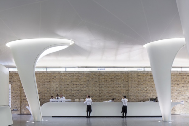 Serpentine Sackler Gallery. A set of five interior columns articulate the roof’s highpoints.