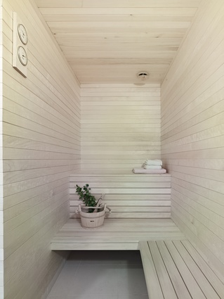 The family can unwind after skiing or trekking in this typical Scandinavian sauna.