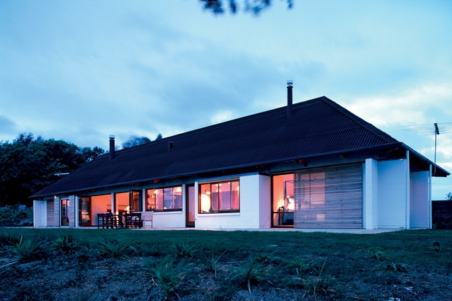 Edwards House, Waiheke Island, 1997. Subsequently joined on its site by Number 5 house, this house features concrete block and crafted timber throughout the long structure.