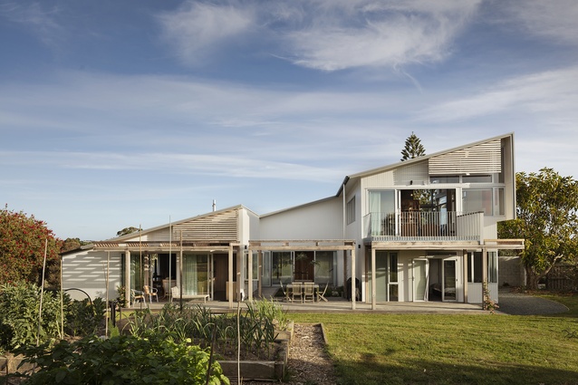 Winner – Housing: Takatu Ridge House by D Ross Brown: Rosso Design and studio/LWA in association.