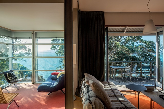 The living room and snug of Gardyne’s clifftop home overlook the ocean, as does an adjacent study.
