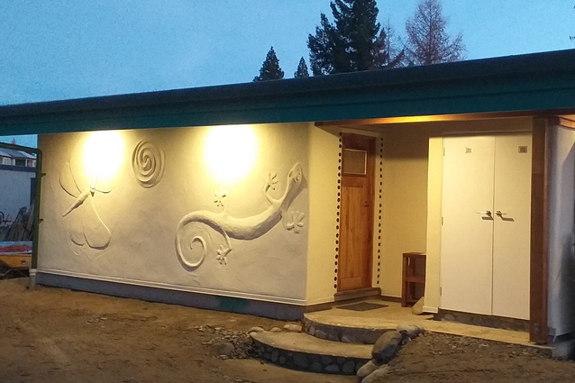 A straw bale batch in Tekapo.