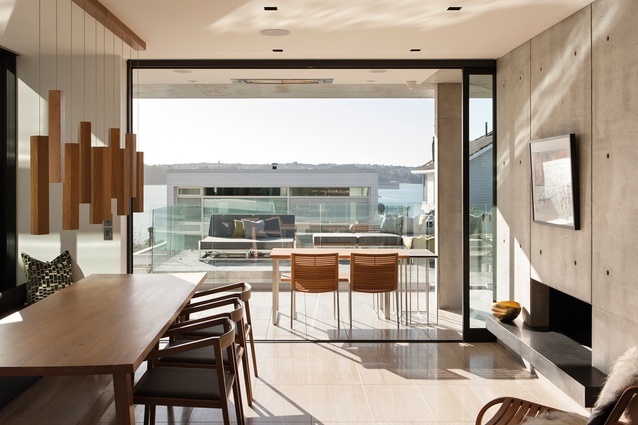 Herne Bay House: The house’s central northern-positioned exterior core is oriented towards the sun and views of the Waitematā Harbour.