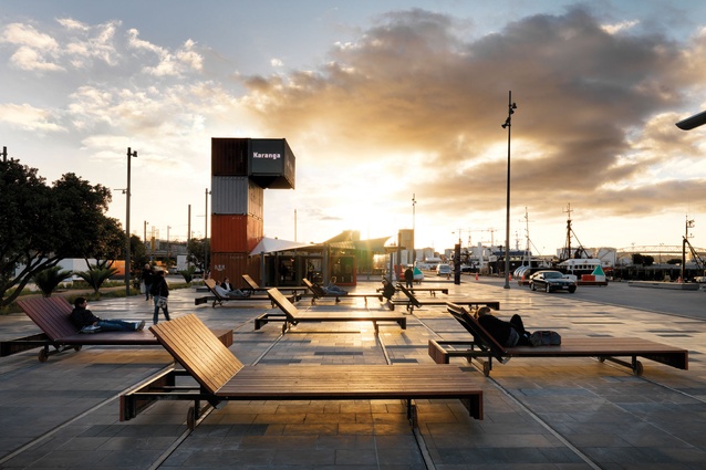 A "bold and fun solution to a linking space and for opening up access to the water of the harbour", said the judges. "The use of over-scale seating adds a dimension and presence."