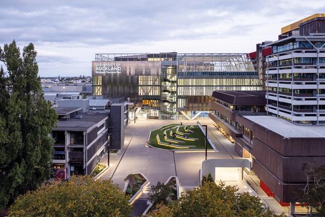 The focal point of the Student Plaza is an artificial mound, the architect’s symbol of the region’s topography.