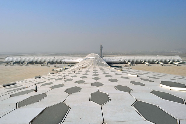 The terminal has roof spans of up to 80m.