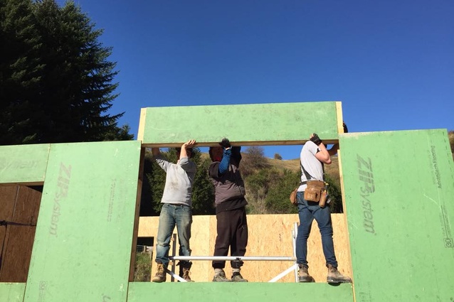 Assembling structural insulated panels for the Taramea House. To reach Passive House Standard there must be continuous wall and roof insulation with no thermal bridges.