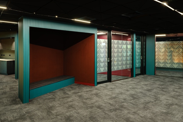 Open, inviting spaces with natural tones that encourage connection and collaboration.
