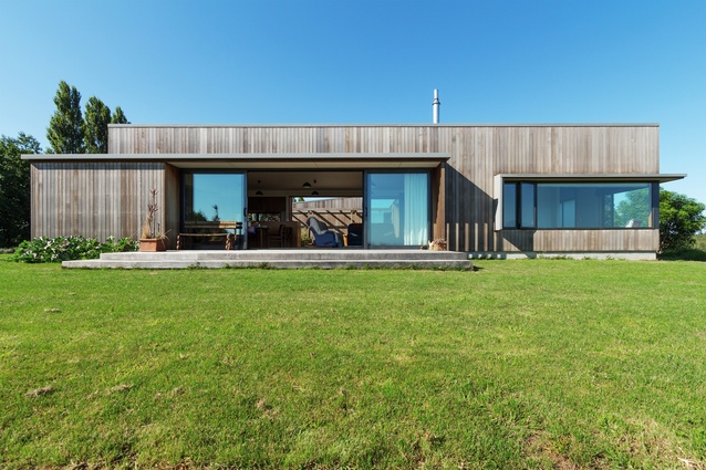 Pongakawa Residence: This is an exposed site in rural Te Puke with distant and beautiful coastal views across to Mōtītī Island and Mount Maunganui.