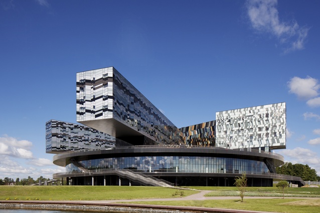 Moscow School of Management, SKOLKOVO, is a large teaching and research institution on the outskirts of Moscow. The design features a 150m-wide, two-storeyed disc that floats above the site.