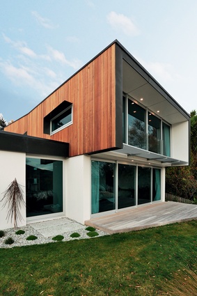 Cedar and zinc were chosen to clad Lake Hayes House as both materials achieve a natural patina over time.