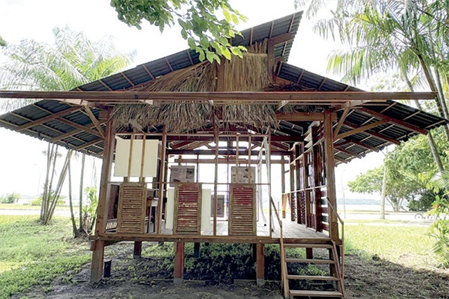 Casa Palafita, built as a collaboration between Belém’s UFPA University and the Order of
Architects of France.