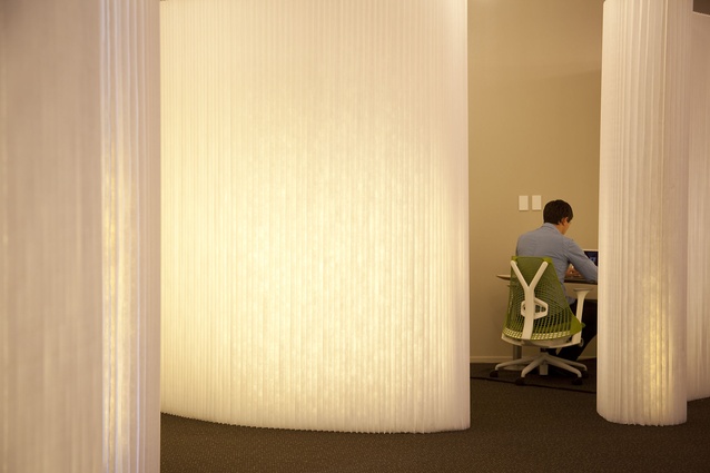 A quiet work zone behind a Molo Softwall.