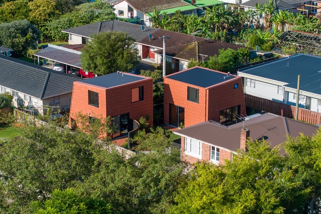The Pocket Houses are built on a modest 290m² section behind a classic brick-and-tile bungalow in Otahuhu.