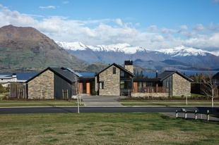 Houses Revisited: Valley Crescent House