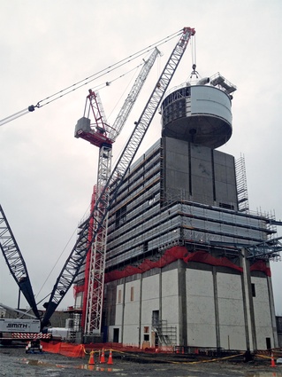 Main contractor Ebert Construction used its brand new 357 HC-L tower crane during construction of the plant, which incorporates a 36-metre-high dryer building. 

